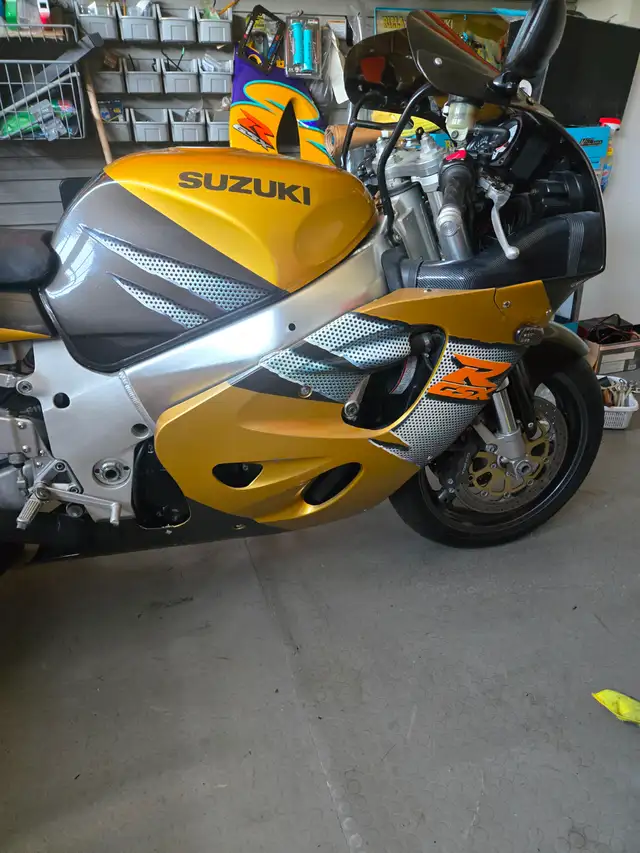 1996 suzuki gsxr 750537090890946334721
