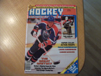 1985-86 Wayne Gretzky #99 Oilers On Cover Hockey (Y864)