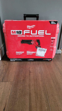 Milwaukee M18 fuel reciprocating Saw kit brand new