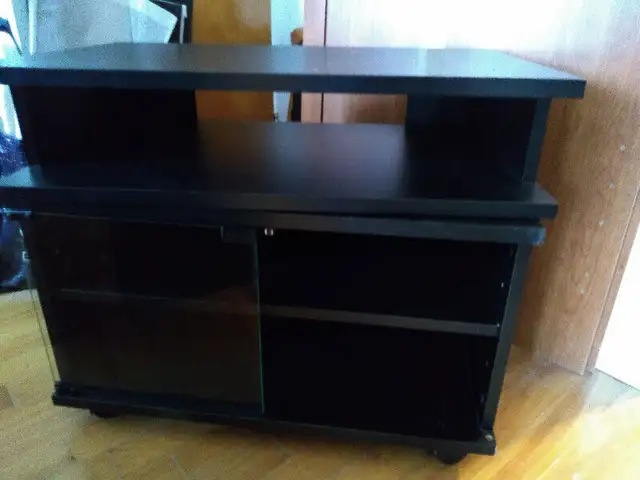 meuble pour télé in TV Tables & Entertainment Units in City of Montréal - Image 3