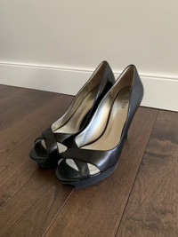 GUESS Pumps (Size 8.5)