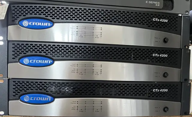 Crown CTS4200 Four channel 260 watt amplifiers in Pro Audio & Recording Equipment in London - Image 2