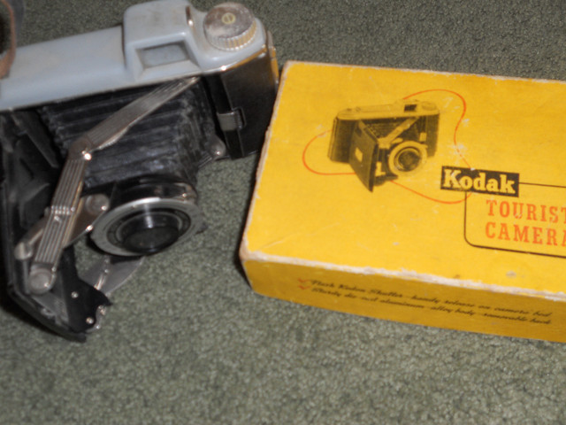 Camera vintage Kodak tourist camera in Cameras & Camcorders in Kitchener / Waterloo