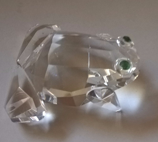 Fifth Avenue Crystal Green Frog with Green Eyes in Arts & Collectibles in Oshawa / Durham Region