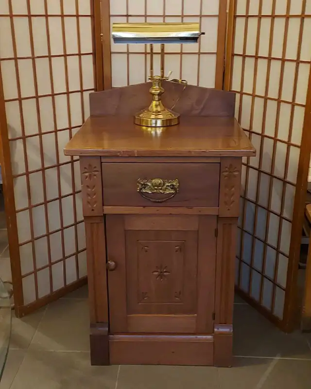 antique wooden side table/cabinet in Other Tables in City of Toronto - Image 2