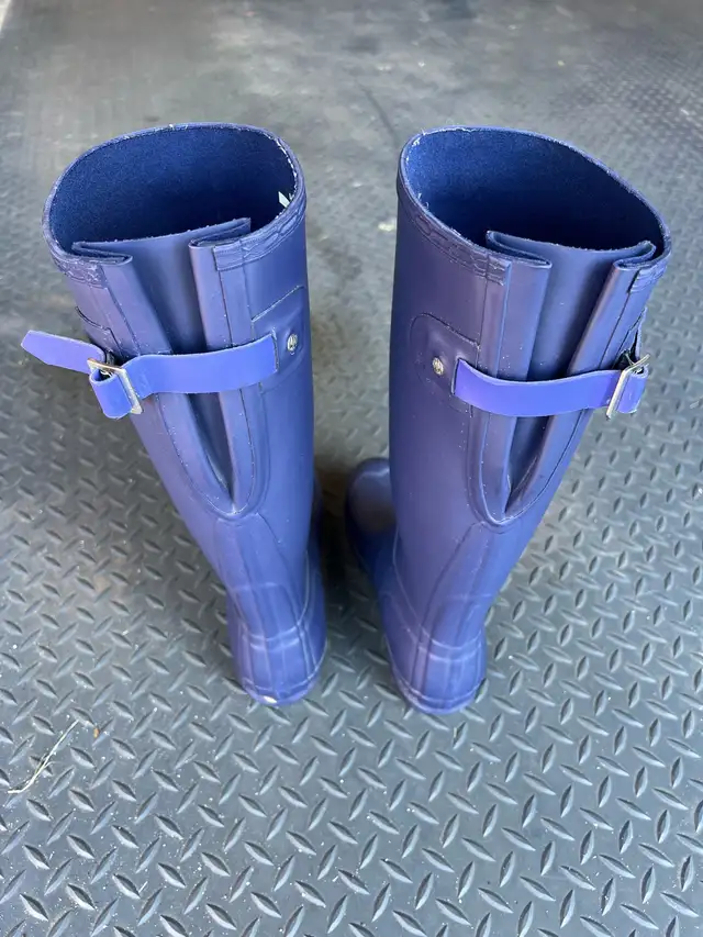 Hunter Boots in Women's - Shoes in Norfolk County - Image 3