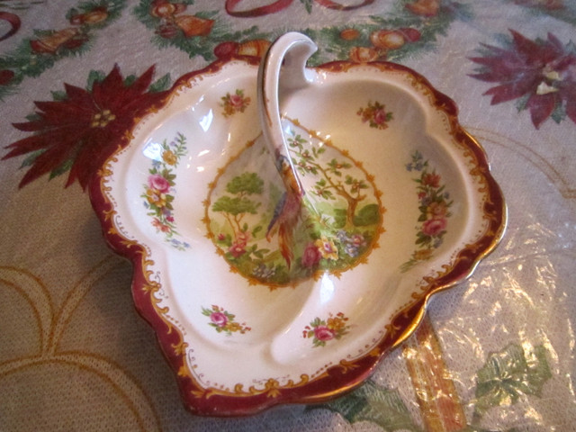 Royal Albert CHELSEA BIRD fine bone china (brown) in Arts & Collectibles in Thompson