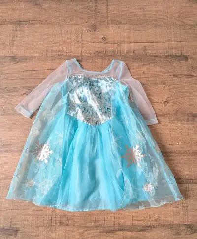 Selling gently used Elsa costume dress. Size 1.5-2T from h&m. Selling it for $12. H&M retails it for...