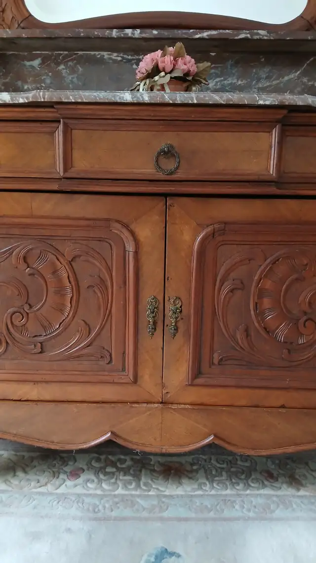 Meuble art nouveau avec miroir et dessus en marbre in Dining Tables & Sets in Longueuil / South Shore - Image 9