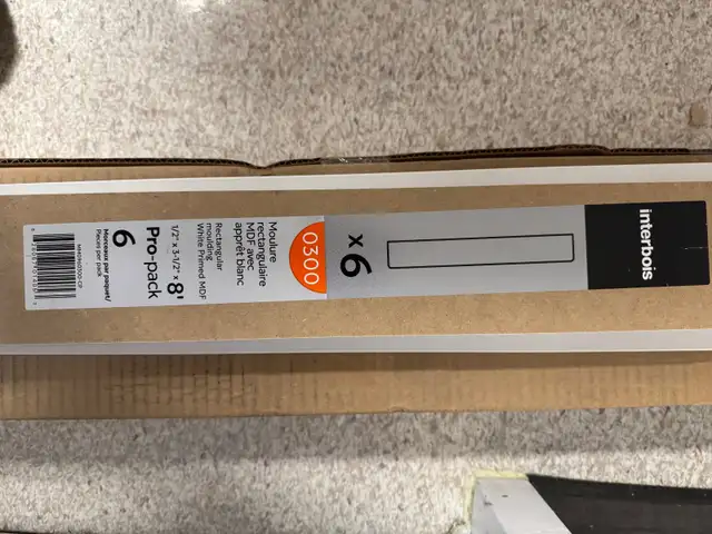 10 pieces of 8' long white baseboards - 3 1/2" high boards in Windows, Doors & Trim in City of Montréal - Image 2