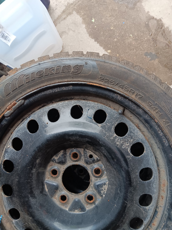 Winter tires like new in Tires & Rims in Mississauga / Peel Region