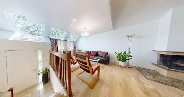Family house renovated in Pointe-Claire62863328476034123