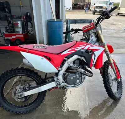 This 450 R is a serious bike. One of the most powerful bikes of 2019. Just in time for the summer. T...