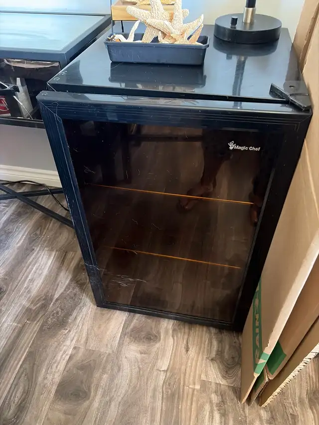 cooler fridge in Refrigerators in Charlottetown - Image 2