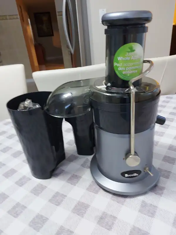 Breville Juice Fountain Plus Centrifugal Juicer in Processors, Blenders & Juicers in Markham / York Region - Image 4