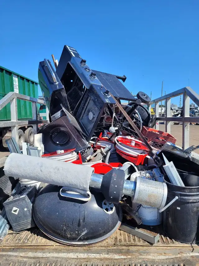 Free Metal Pick Up (Durham Region) in Other in Oshawa / Durham Region - Image 8
