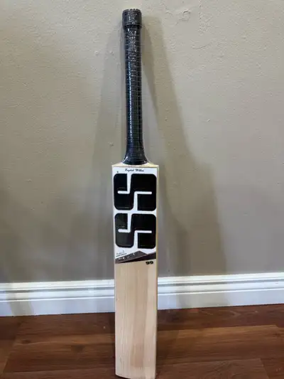 Brand new SS Master 99 English Willow Cricket Bat.. Genuine Grade 2 Willow with 10-12 grains.. Great...