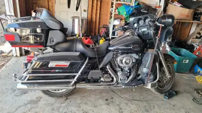FOR SALE: 2013 Harley-Davidson Ultra Classic Price: $15,500 Location:widewater Low mileage and loade...