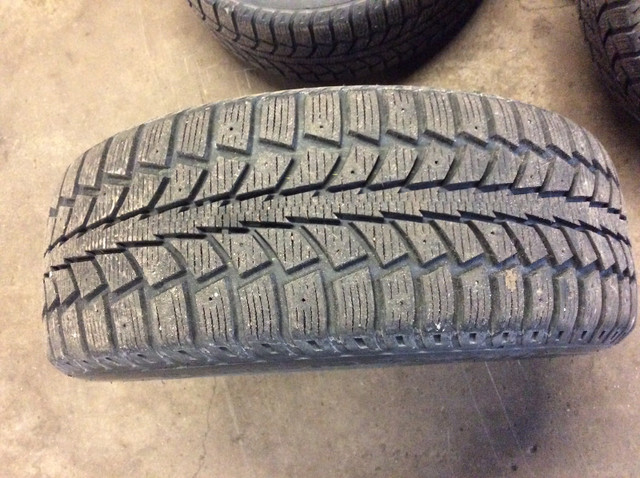 225/60/16 Uniroyal Tiger Paw ice & snow tires on rims w/ TPMS in Tires & Rims in City of Toronto - Image 3