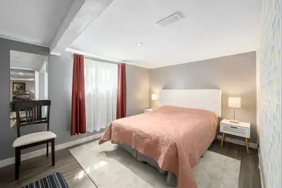 Fully furnished 1 bed + den, 1 bath garden suite Everything included! - hydro, water, heating, A/C,...