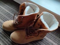 Women's Winter Boots - Storm Mountain Size 8