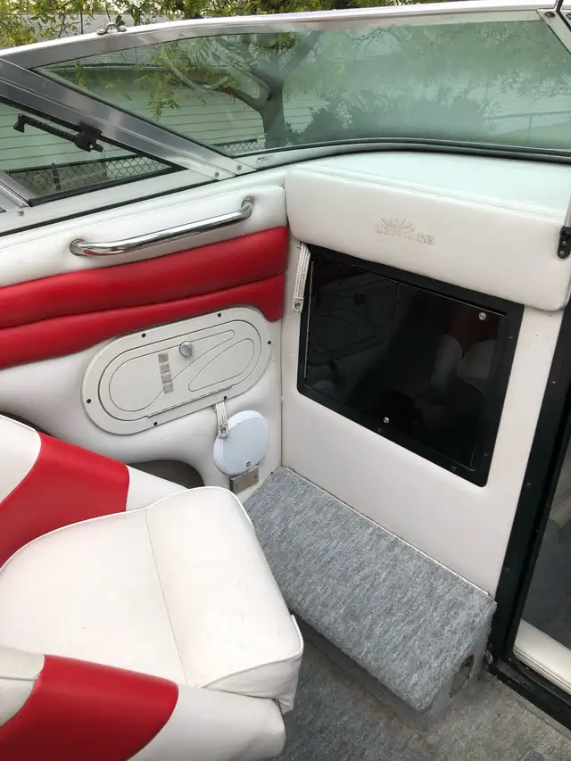 Crownline in Powerboats & Motorboats in St. Catharines - Image 6