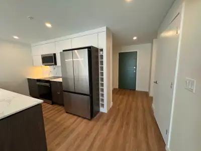 ✨AVAILABLE FOR JUNE 1ST - 1 BED + DEN + 1.5 BATH✨ This bright and modern 1 bed + den apartment is av...