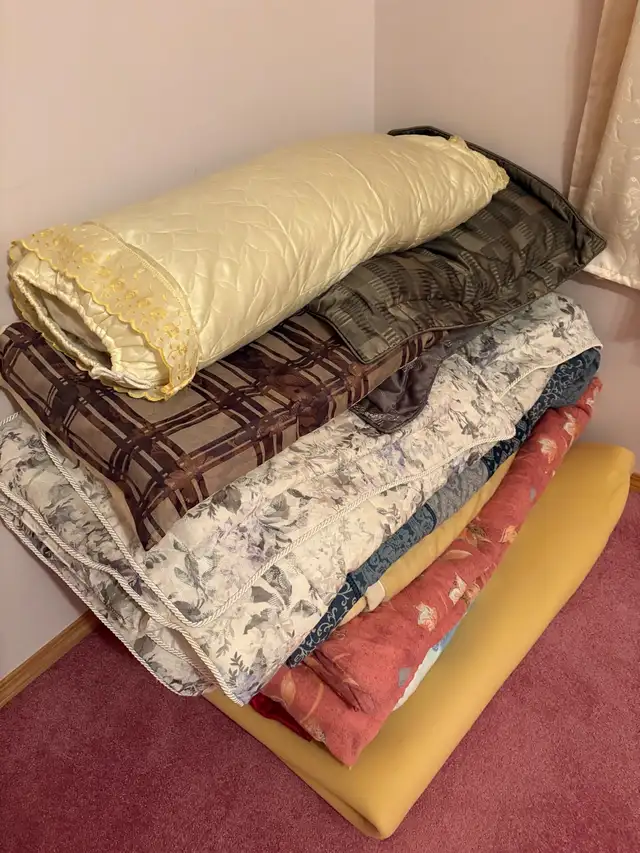 BEDDING ITEMS.65151223970433121