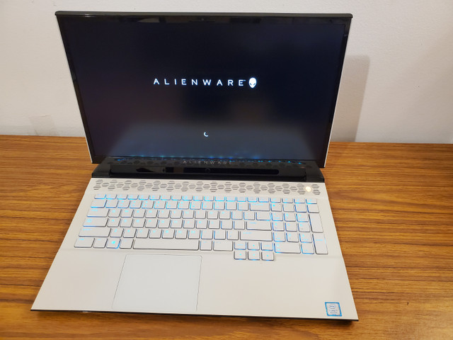 Alienware M17 R2 (i7-9750H/RTX 2060) in Laptops in City of Toronto - Image 3