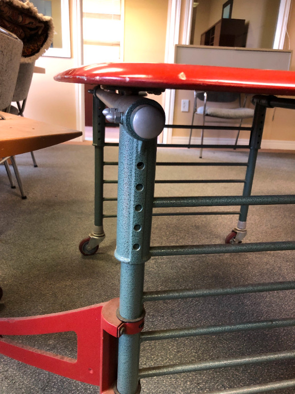 Red Desk in Desks in Cambridge - Image 2