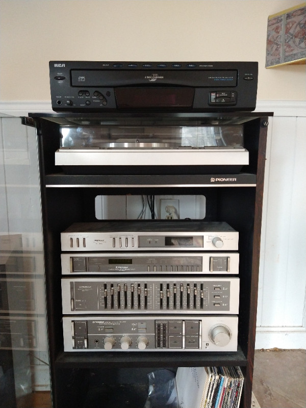 Pioneer Stereo System in General Electronics in Gatineau
