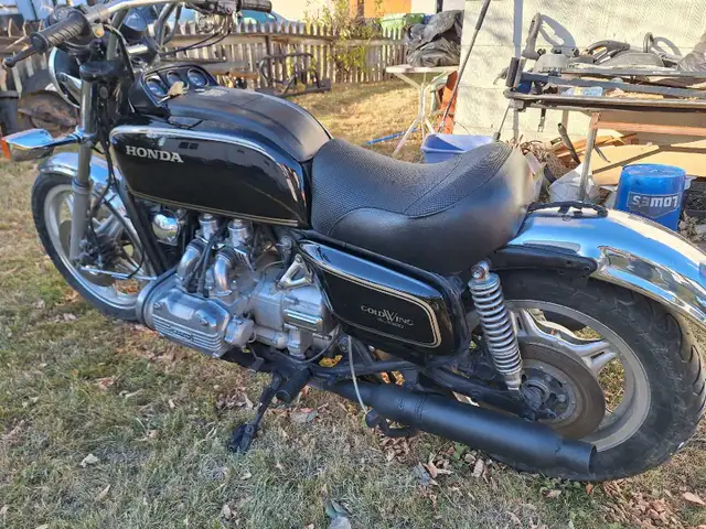 Honda gold wing GL 1000 (1979) Model in Sport Touring in Calgary - Image 6