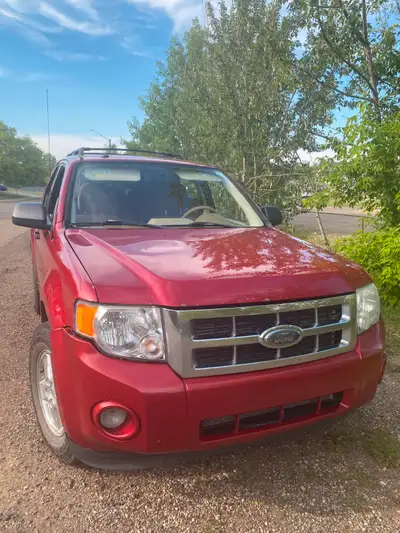 Second owner, bought from a friend who was the original owner. Well maintained with receipts, AC,bat...