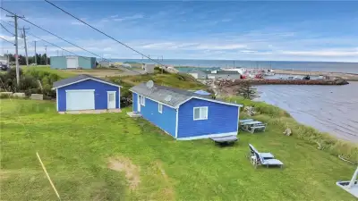 Escape to this charming, fully furnished seaside cottage featuring breathtaking ocean views and dire...