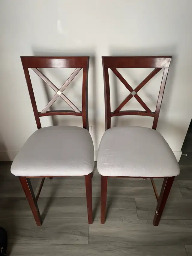  Two Bar Chairs in Chairs & Recliners in Edmonton - Image 7