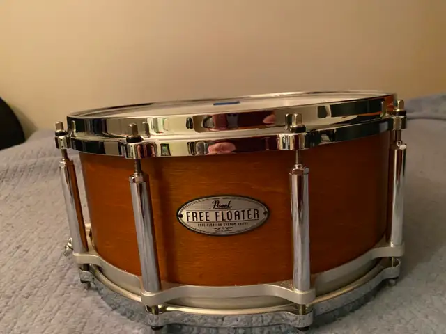 Pearl Free Floating Snare Drum in Drums & Percussion in Oshawa / Durham Region - Image 2