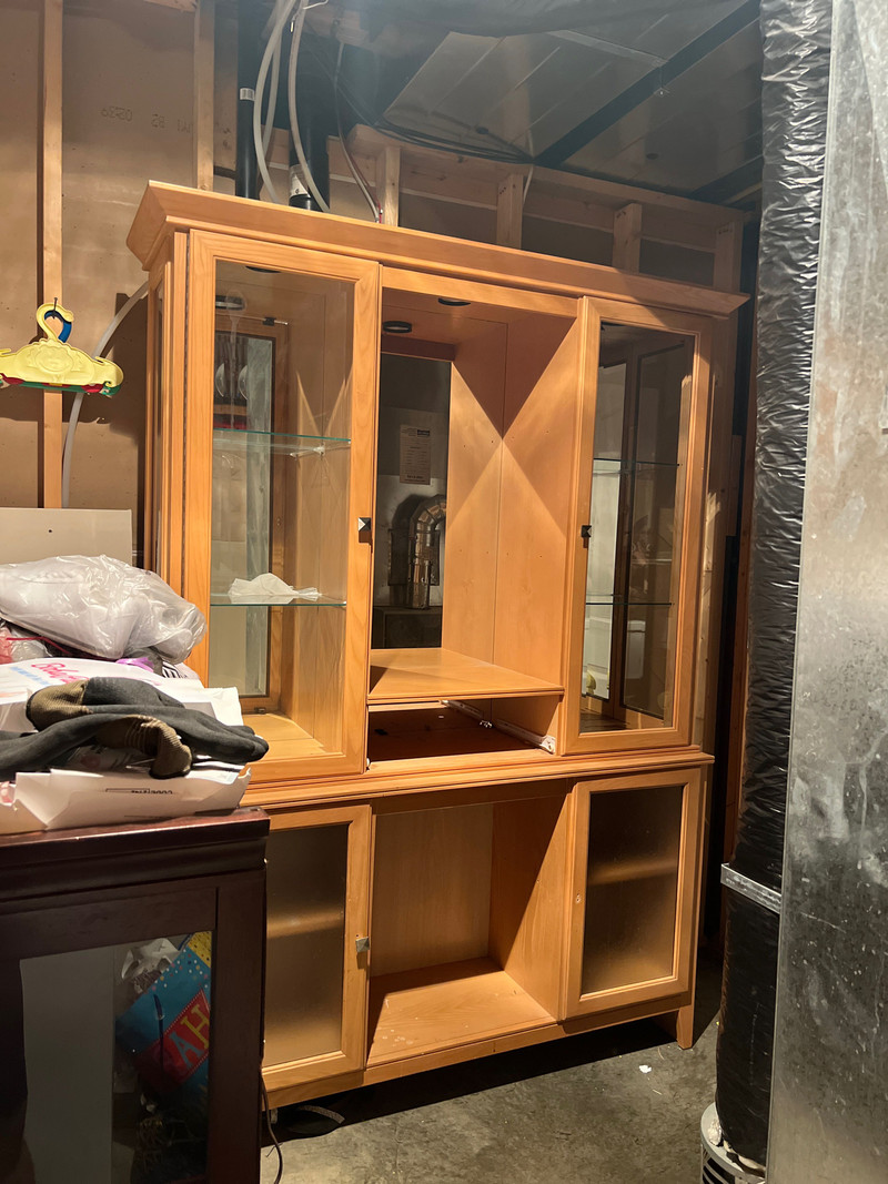 China case Hutches & Display Edmonton Kijiji