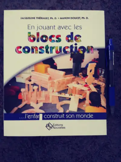 LIVRE ÉDUCATIF (EN JOUANT AVEC LES BLOCS DE CONSTRUCTION, View more