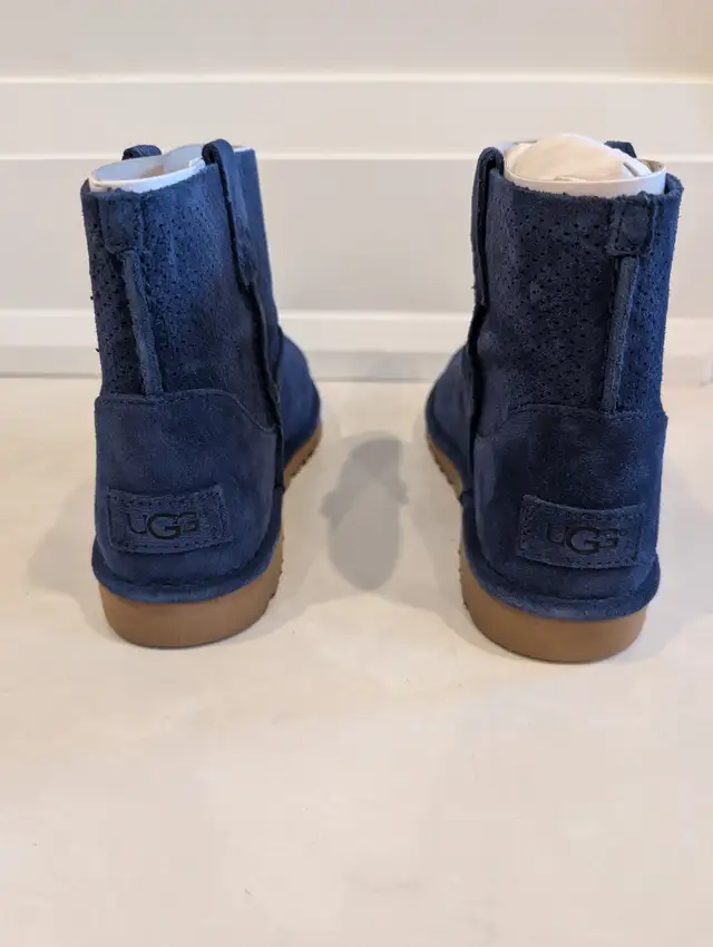 NIB UGG Australia Classic Unlined Mini Perf Blue Boots Size 7 in Women's - Shoes in Markham / York Region - Image 4