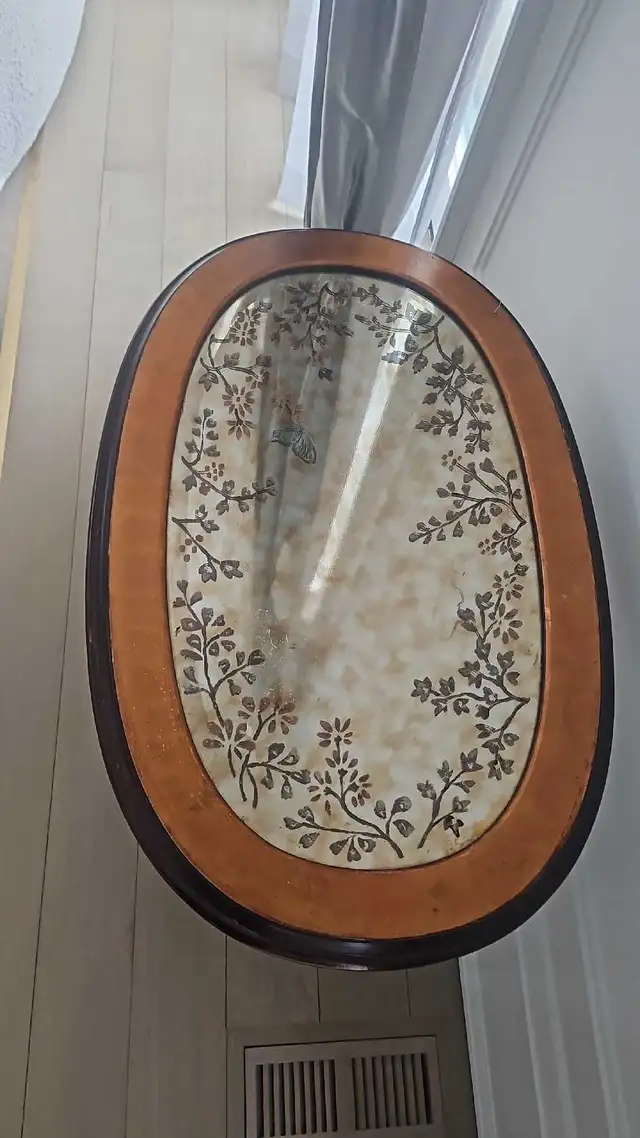Side Table in Other Tables in City of Toronto - Image 6