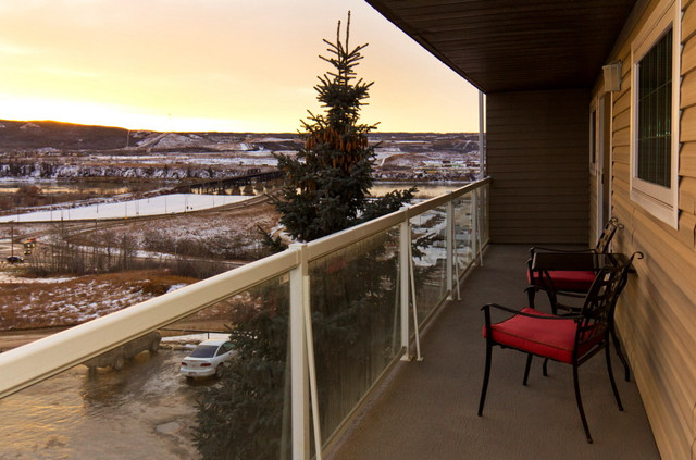 Furnished Executive 2 Bedroom Condo in Peace River, AB. in Long Term Rentals in Grande Prairie - Image 3