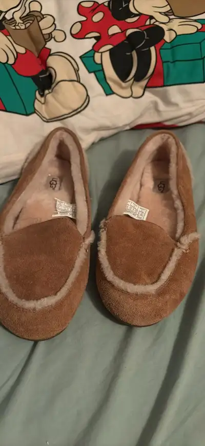 women Ugg chestnut slippers size 6, View more