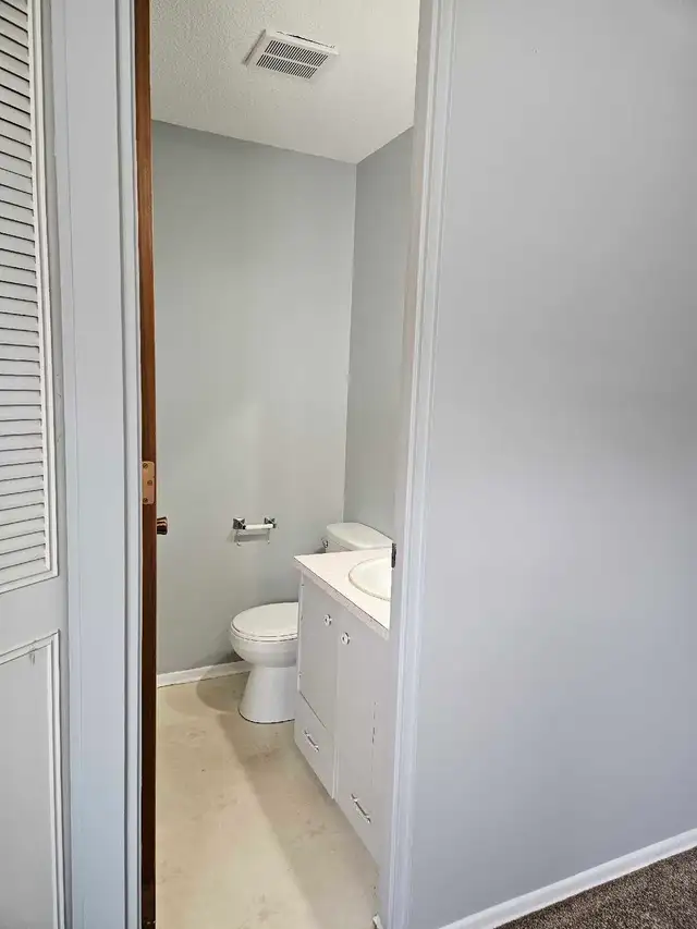 WALKING DISTANCE TO POLYTHECNIC  ROOMS FOR RENT MALES STUDENTS in Room Rentals & Roommates in Lethbridge - Image 11