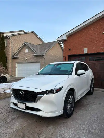 $281.48 biweekly - lease is up April 2, 2028 80,100km allowed upon Return Approximately 45,000km use...