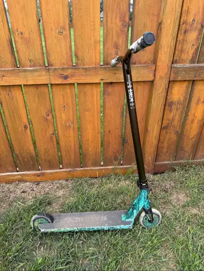 Hardly used Lucky Huracan pro scooter. 24” bars 19” deck. Awesome higher end scooter. Will keep any...