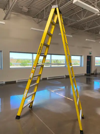 I have a 10 foot, Featherlite folding ladder for sale. The ladder is 1 year old and lightly used.