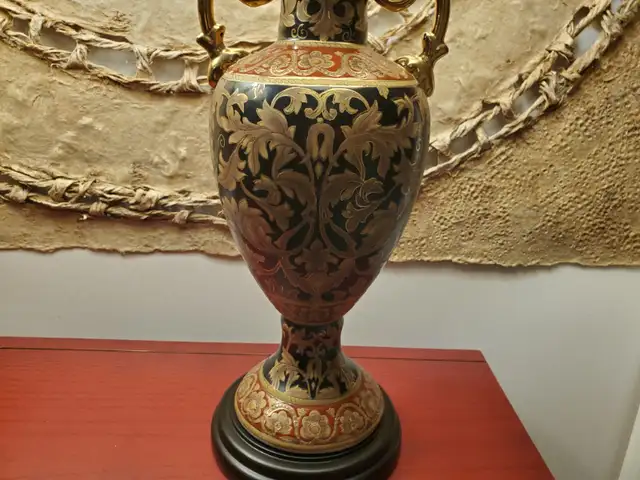 VINTAGE  TABLE LAMP in Arts & Collectibles in City of Toronto - Image 4