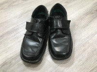Boy's dress shoe size 3