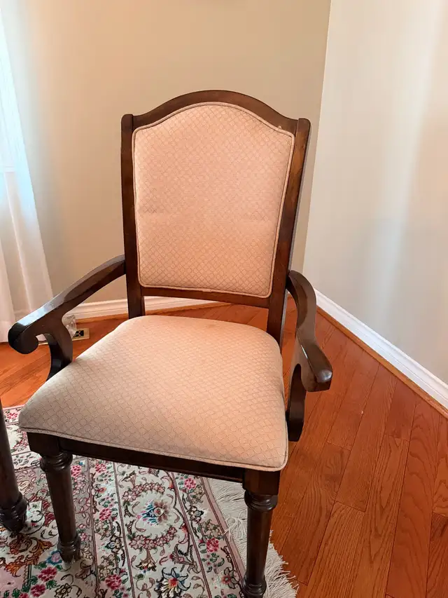 Solid wood Dinning table set - 6 chairs total in Dining Tables & Sets in Markham / York Region - Image 4