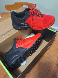 New INOV shoes roclite 275 G size 8